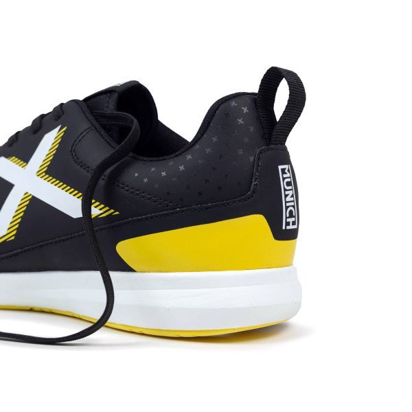 4067013_tenis-futbol-sala-color-negro-munich-rondito-kid_5_perspectiva
